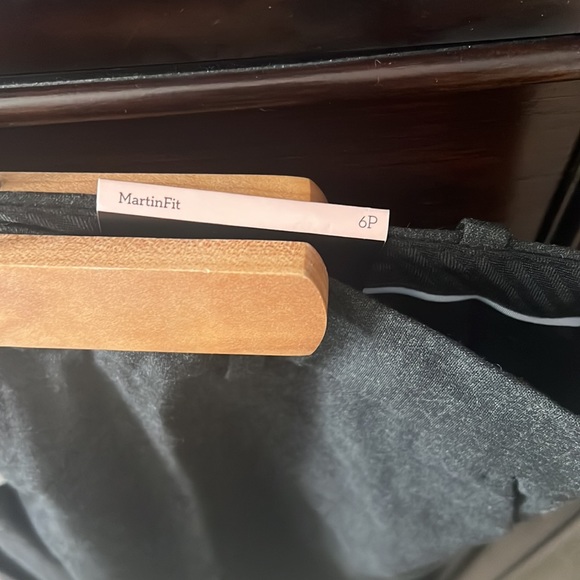 NWT 3 Piece Banana Republic Suit - size 6P - Picture 9 of 9